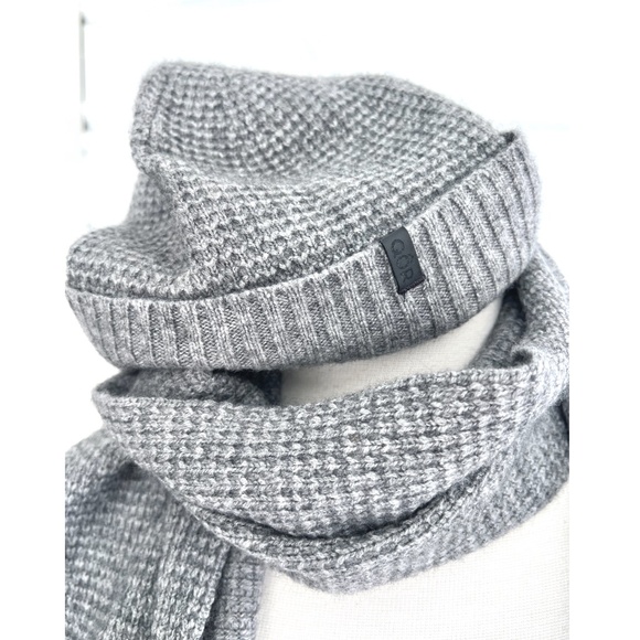 QOR 100% Cashmere Hat & Scarf Set in Light Heather Gray Waffle Knit - Picture 2 of 8